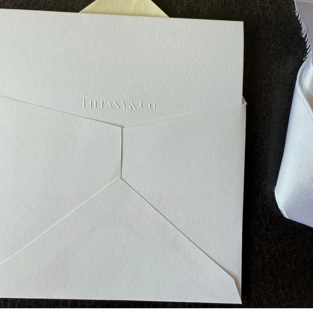 Tiffany & Co. Elegant Gold Drop Earrings - Picture 10 of 13